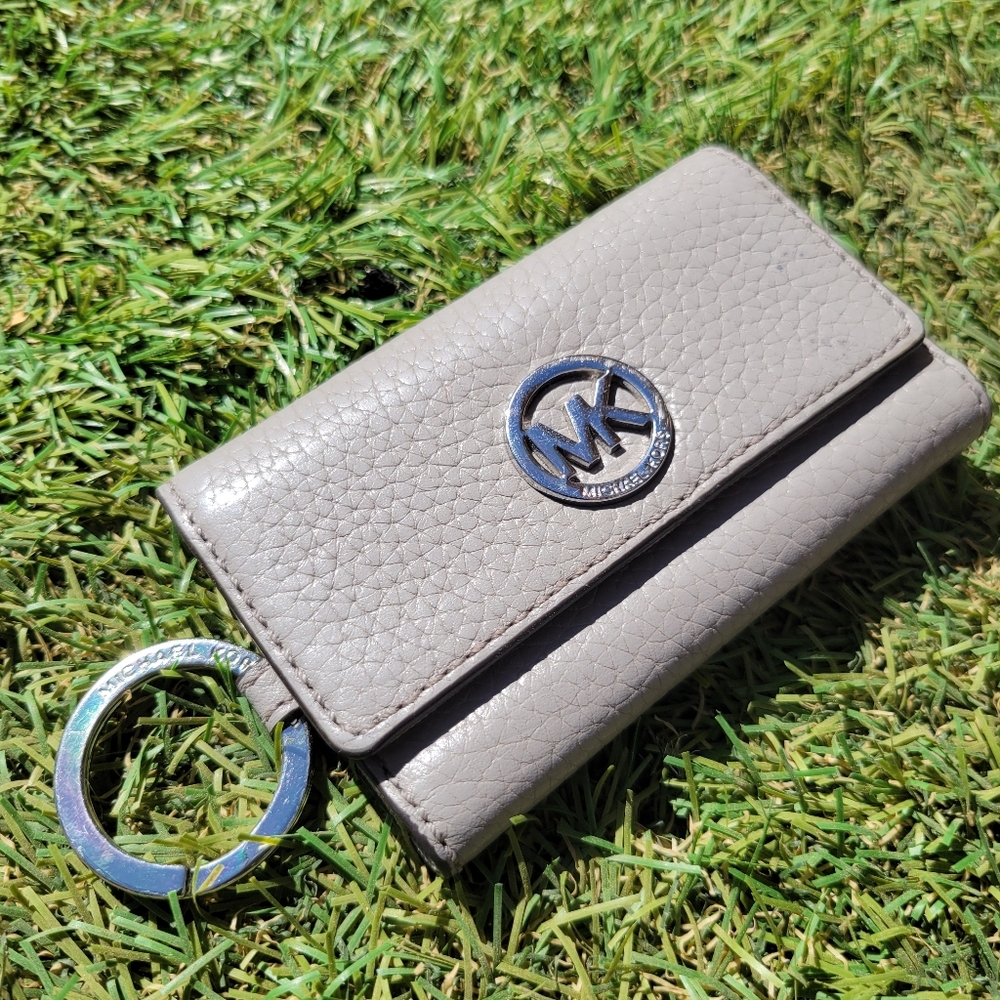 Michael kors keychain wallet